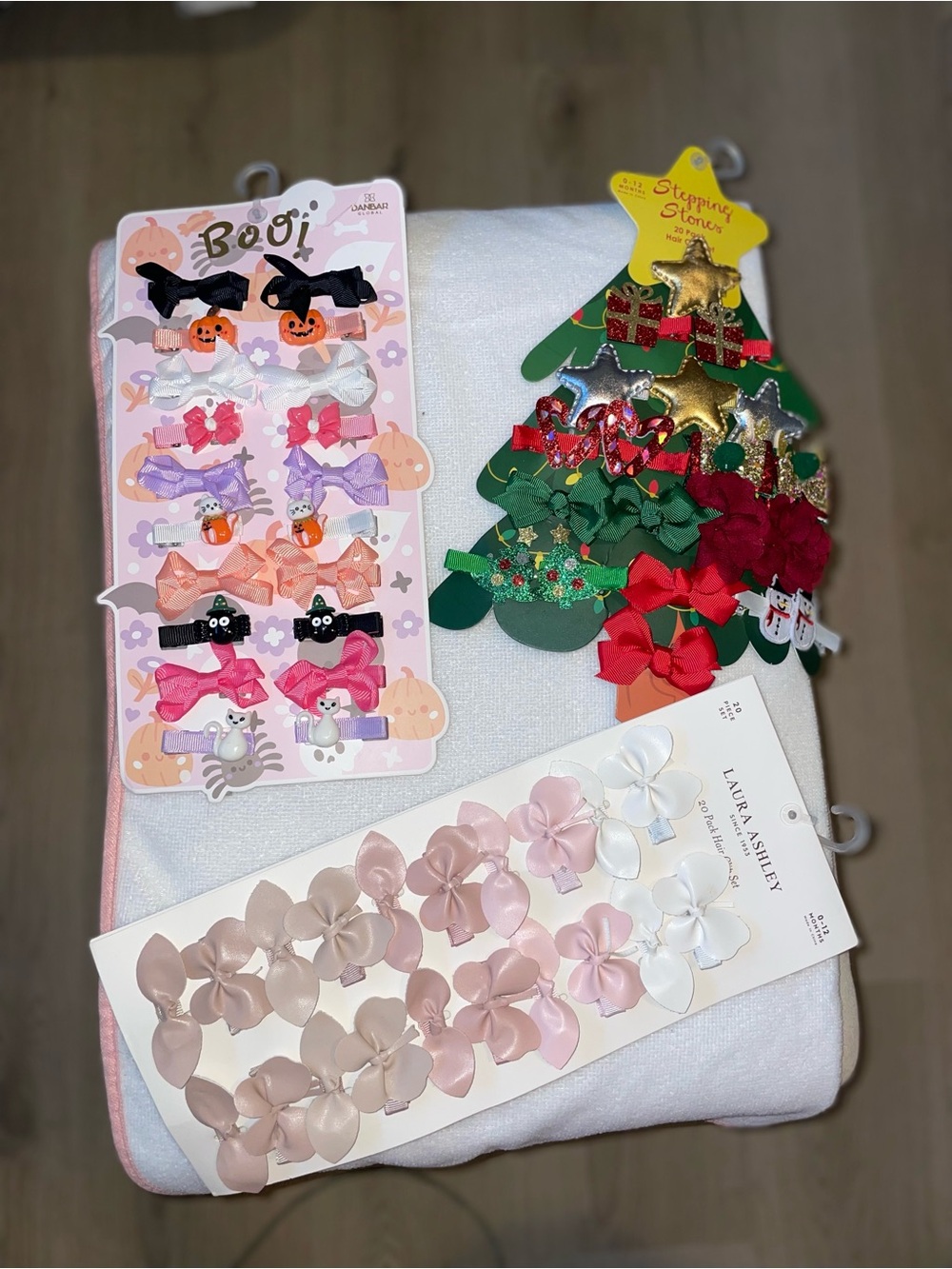 NWT Assorted Girls' Hair Bows Set with Holiday and Floral Styles